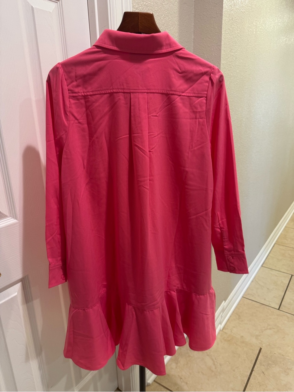 Tuckernuck Bright Pink Button-Front Ruffle Hem Tunic Shirt Dress Size M NWT - Picture 7 of 9